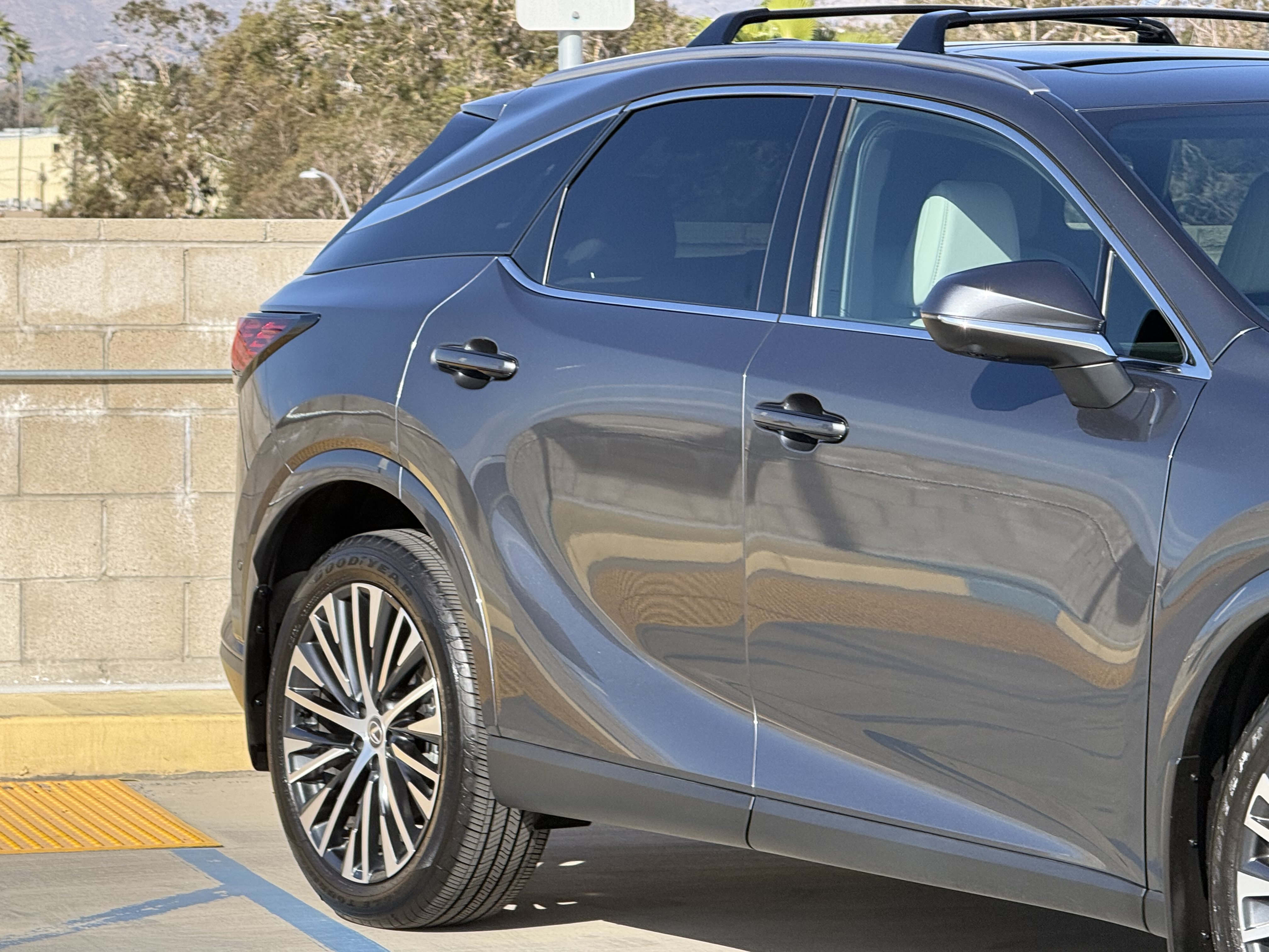 Certified 2025 Lexus RX 350 w/ Convenience Package AWD/4WD image 5