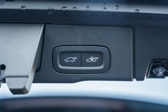 New 2026 Volvo XC60 B5 Plus w/ Climate Package image 11