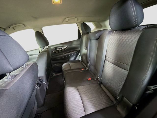 Used 2020 Nissan Rogue SV FWD image 21
