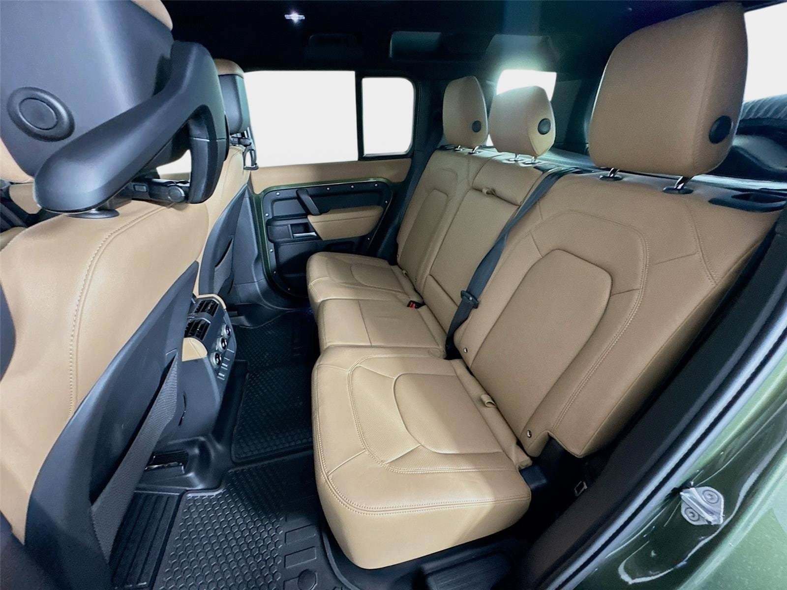 New 2026 Land Rover Defender 110 X-Dynamic SE AWD/4WD image 24