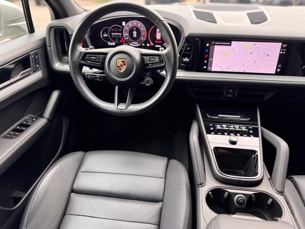 Used 2024 Porsche Cayenne AWD/4WD image 24