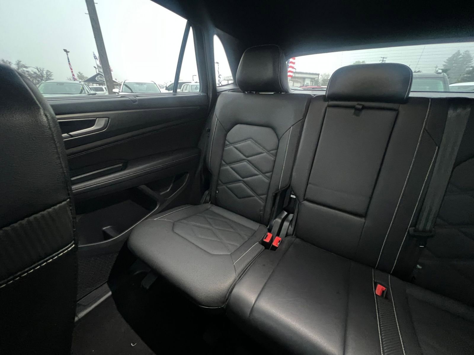 Used 2025 Volkswagen Atlas Cross Sport SE image 39