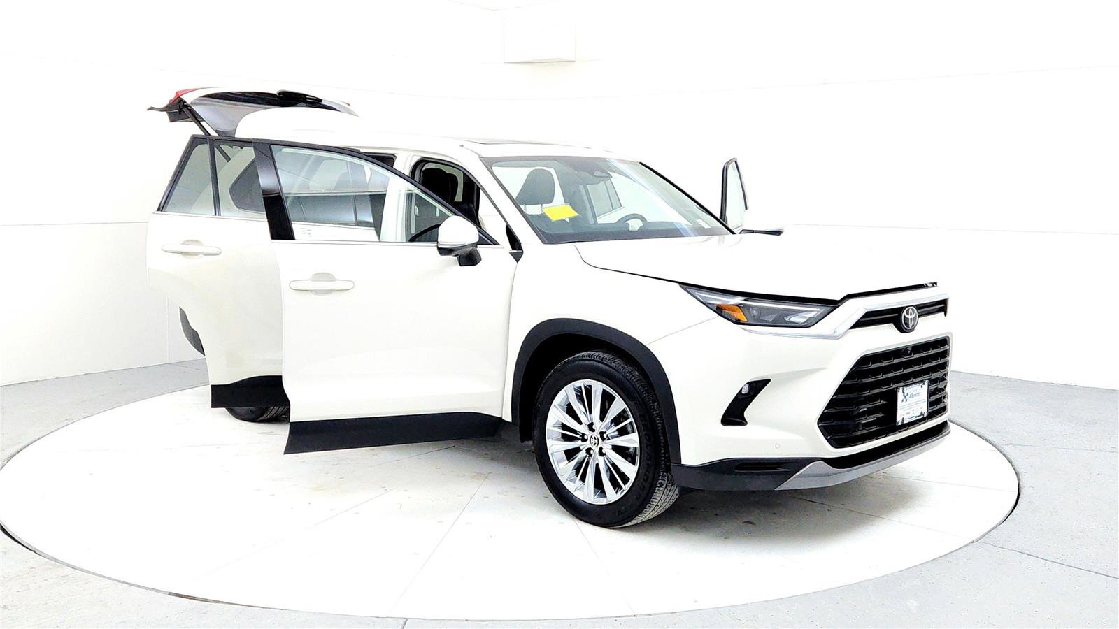 Used 2024 Toyota Grand Highlander Platinum image 9