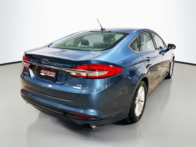 Used 2018 Ford Fusion SE w/ Fusion SE Technology Package FWD image 6
