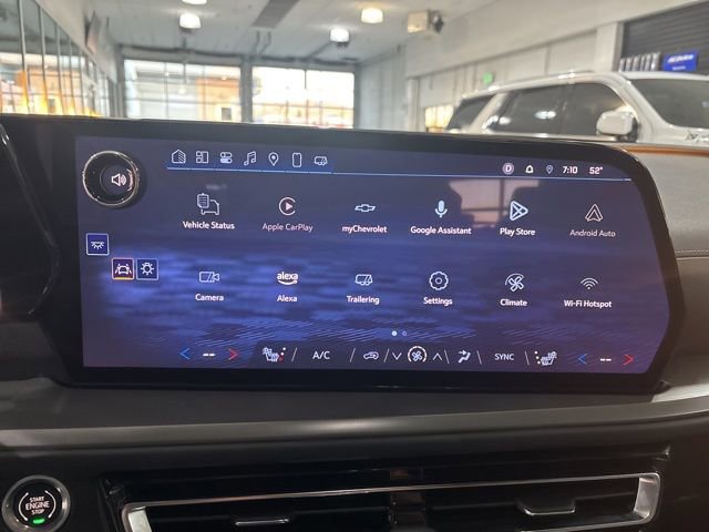Used 2025 Chevrolet Traverse LT image 22