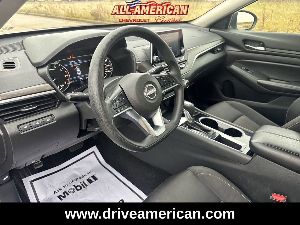 Used 2024 Nissan Altima 2.5 SV image 10