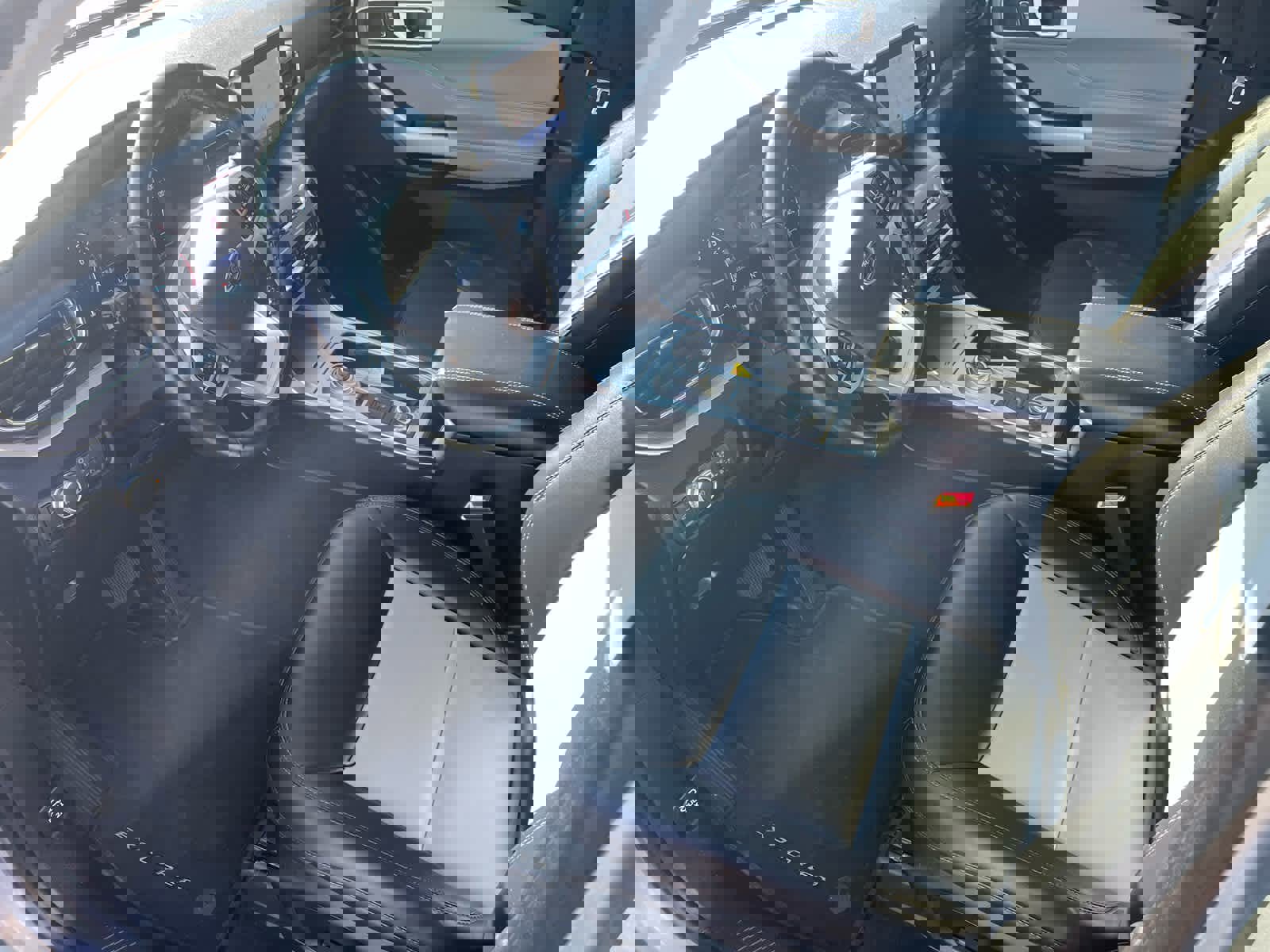 Used 2022 Ford Explorer XLT w/ Equipment Group 202A image 32