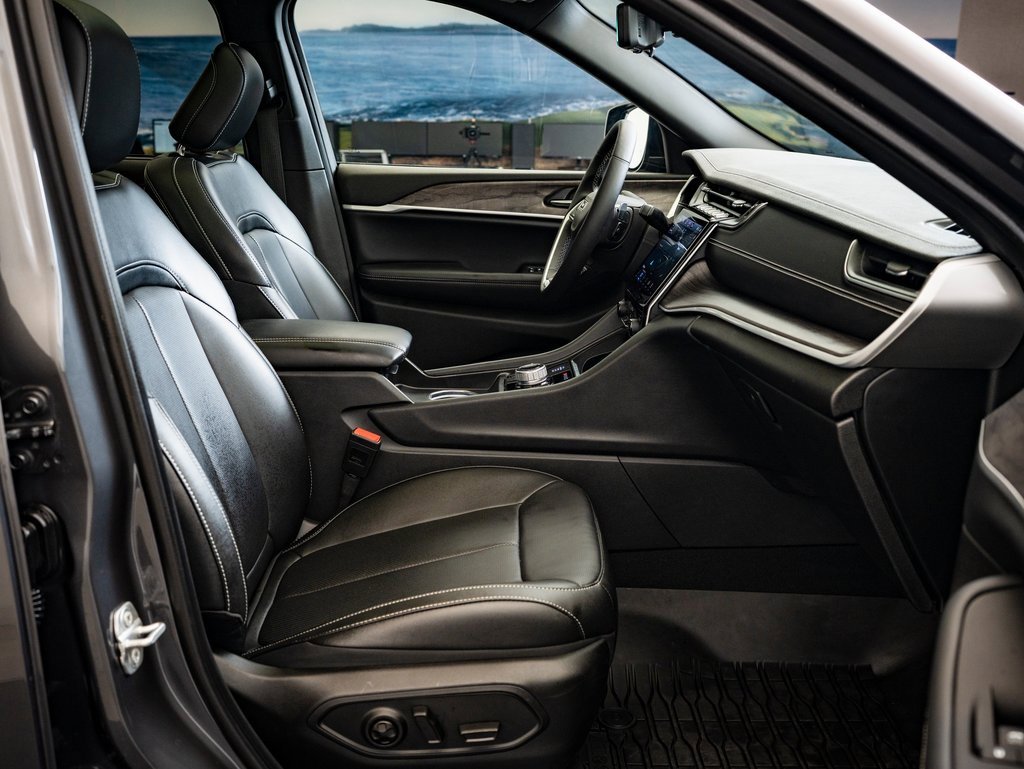 Used 2024 Jeep Grand Cherokee Limited 4xe image 21