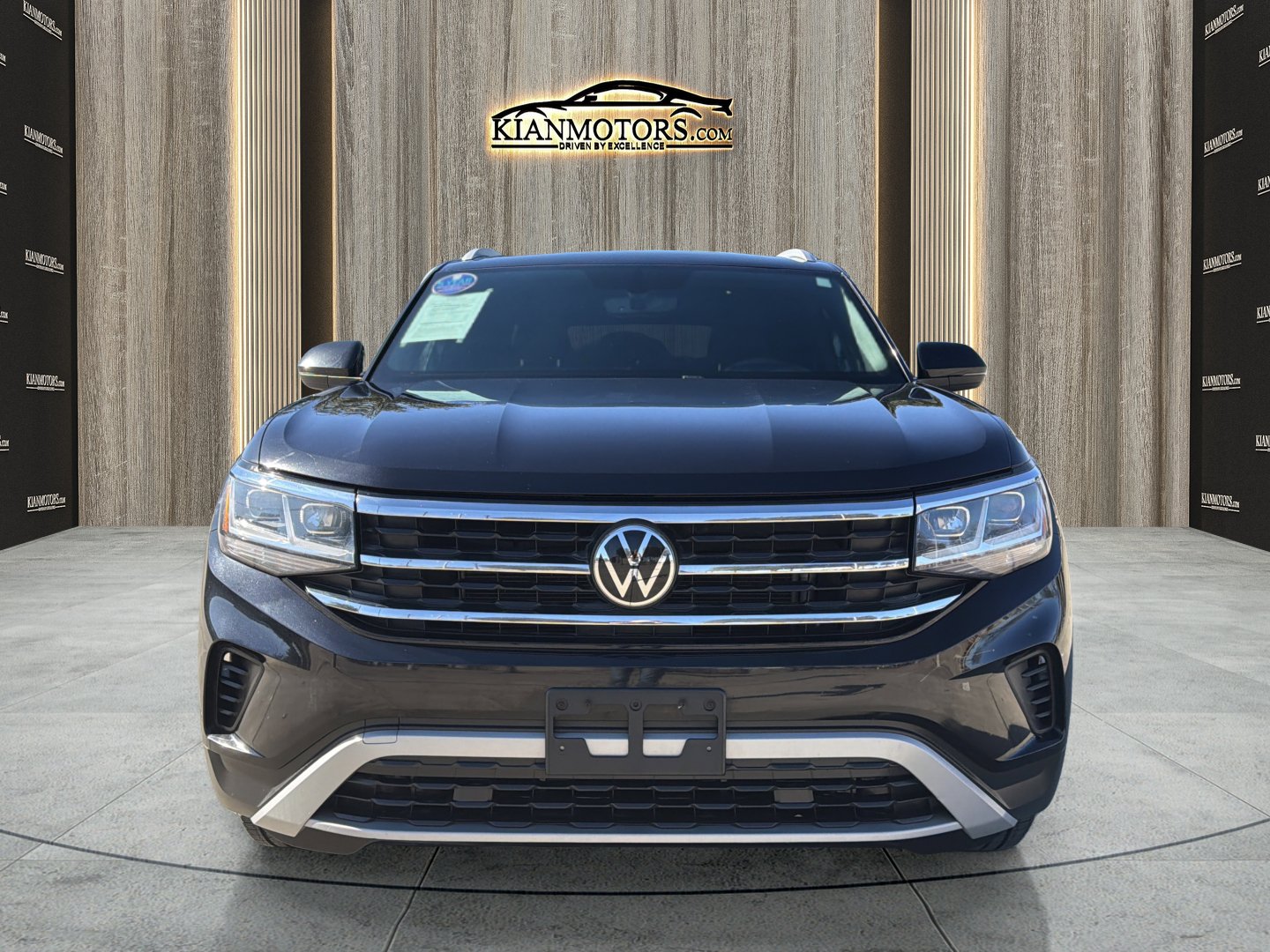 Used 2021 Volkswagen Atlas Cross Sport SE FWD image 2