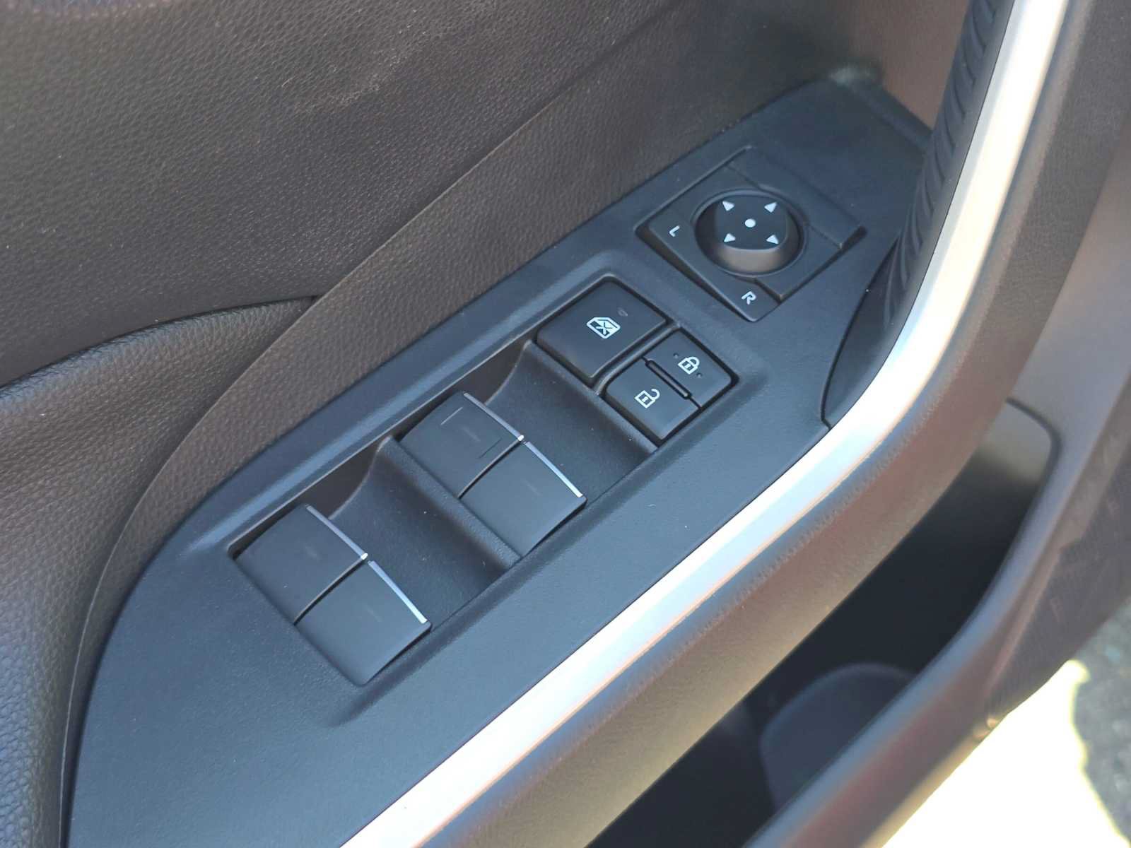 Used 2022 Toyota RAV4 XLE Premium AWD/4WD image 24