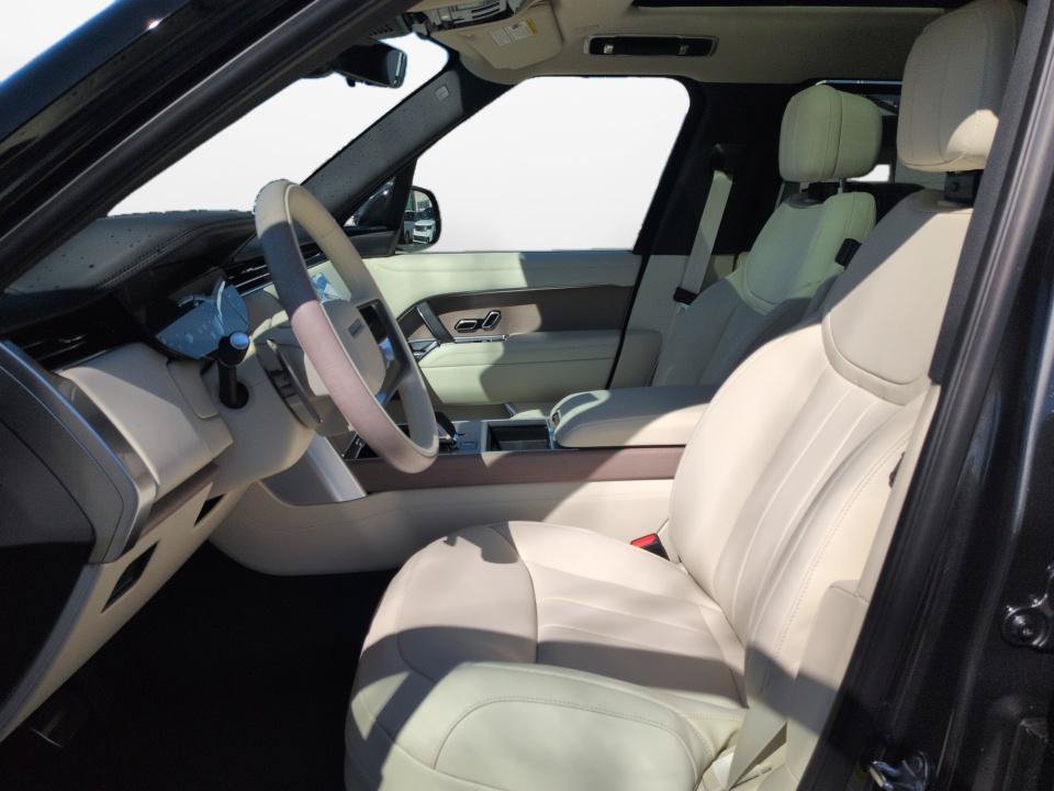New 2026 Land Rover Range Rover Long Wheelbase SE AWD/4WD image 9