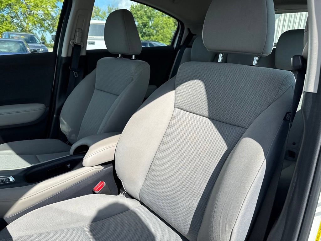Certified 2021 Honda HR-V LX image 28