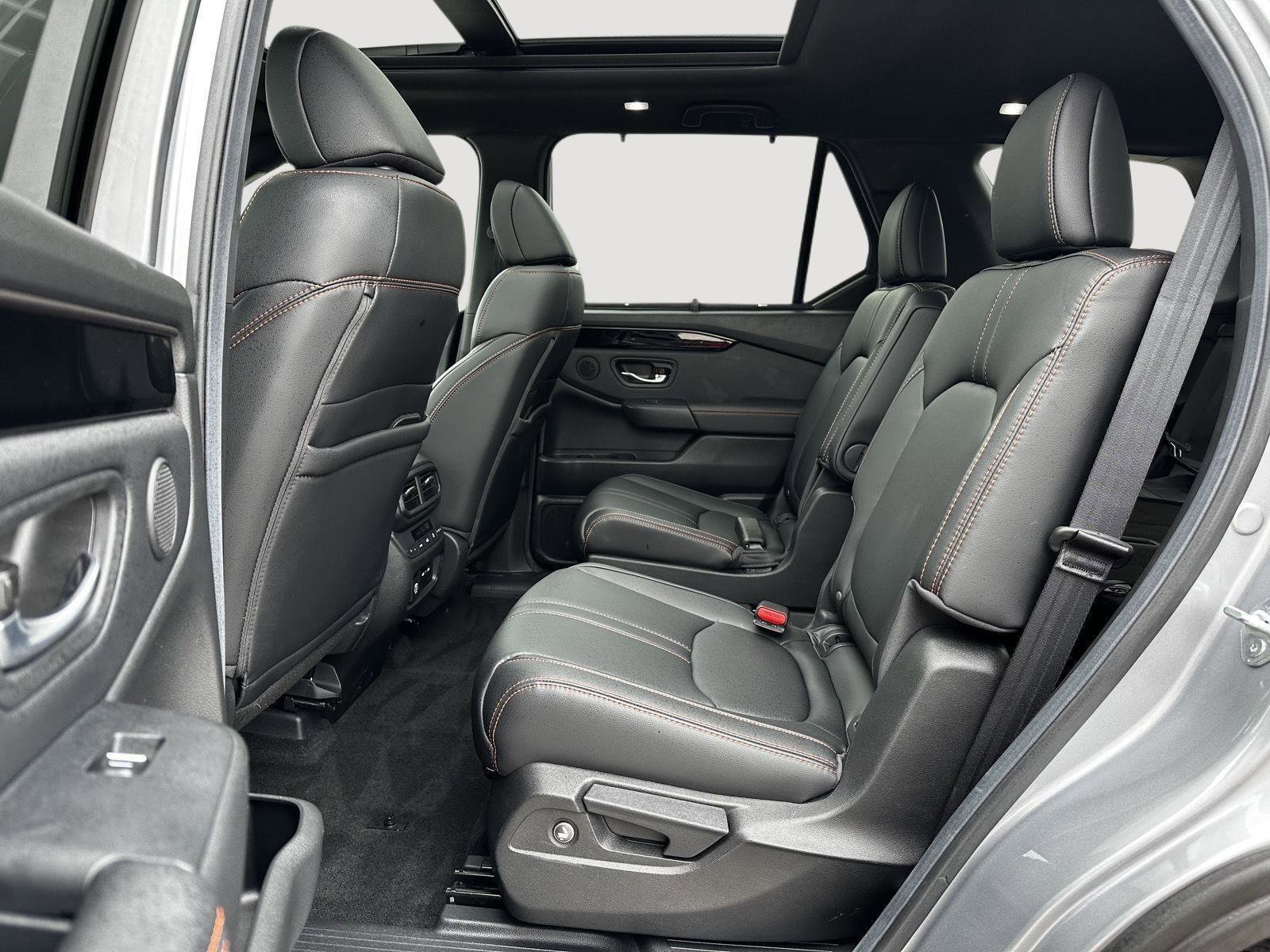 Certified 2025 Honda Pilot TrailSport image 20