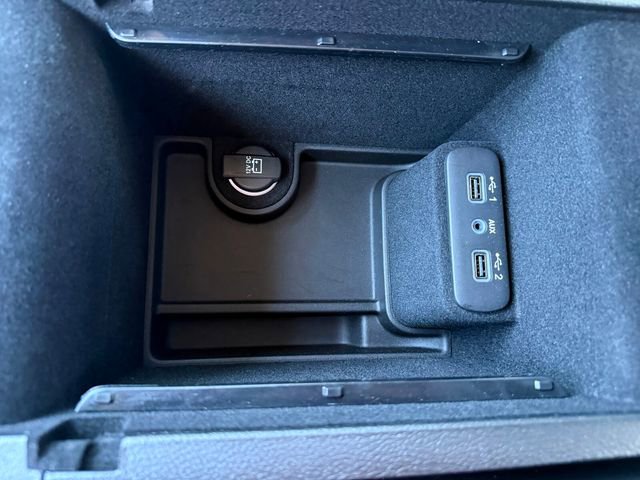 Used 2022 Chrysler 300 Touring L w/ Comfort Group image 22