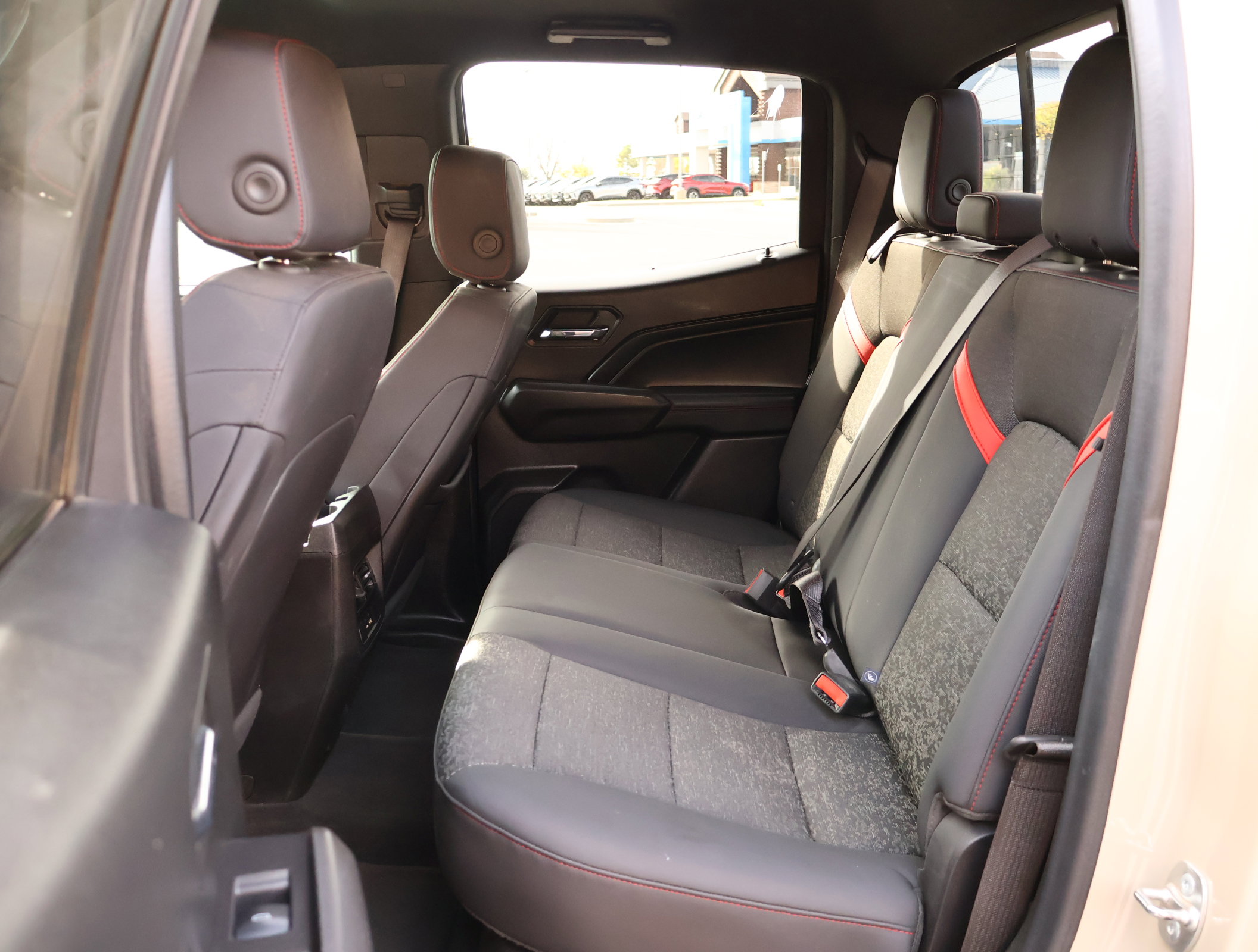 Used 2024 Chevrolet Colorado Z71 w/ Z71 Convenience Package 2 image 22