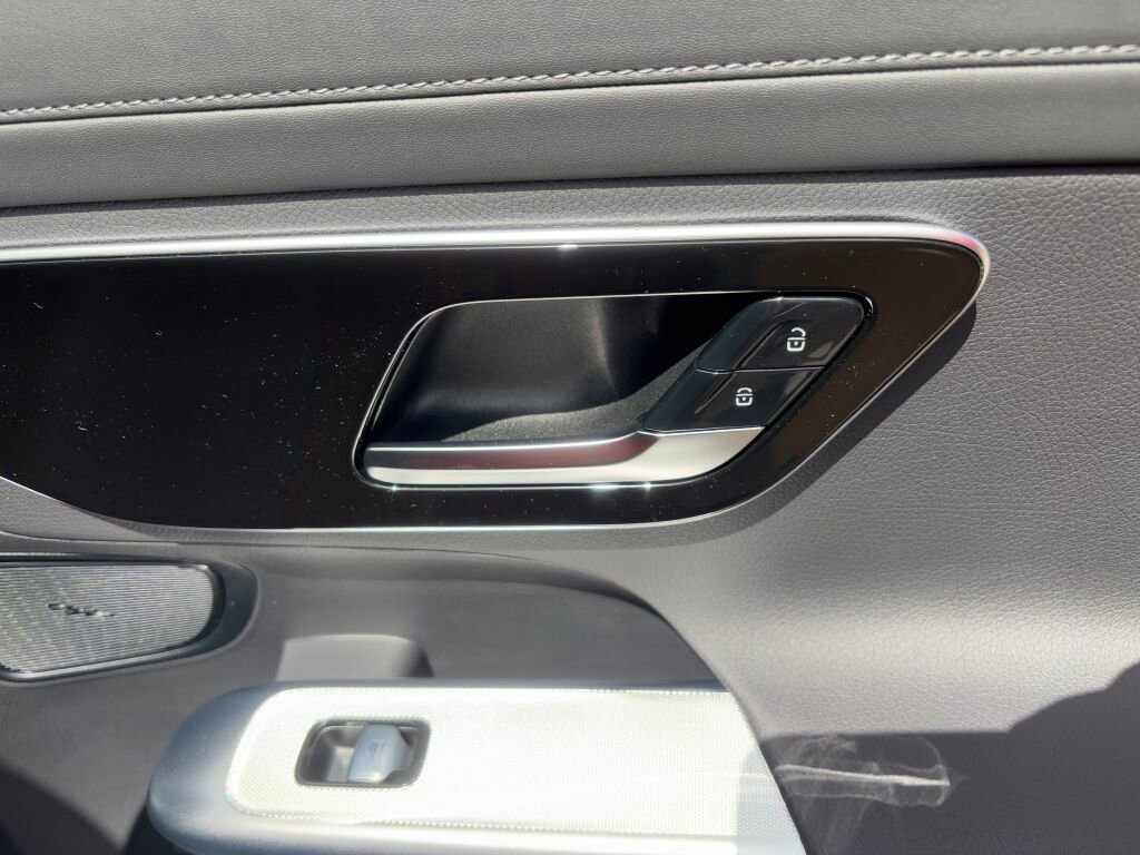 New 2025 Mercedes-Benz GLC 300 4MATIC image 15