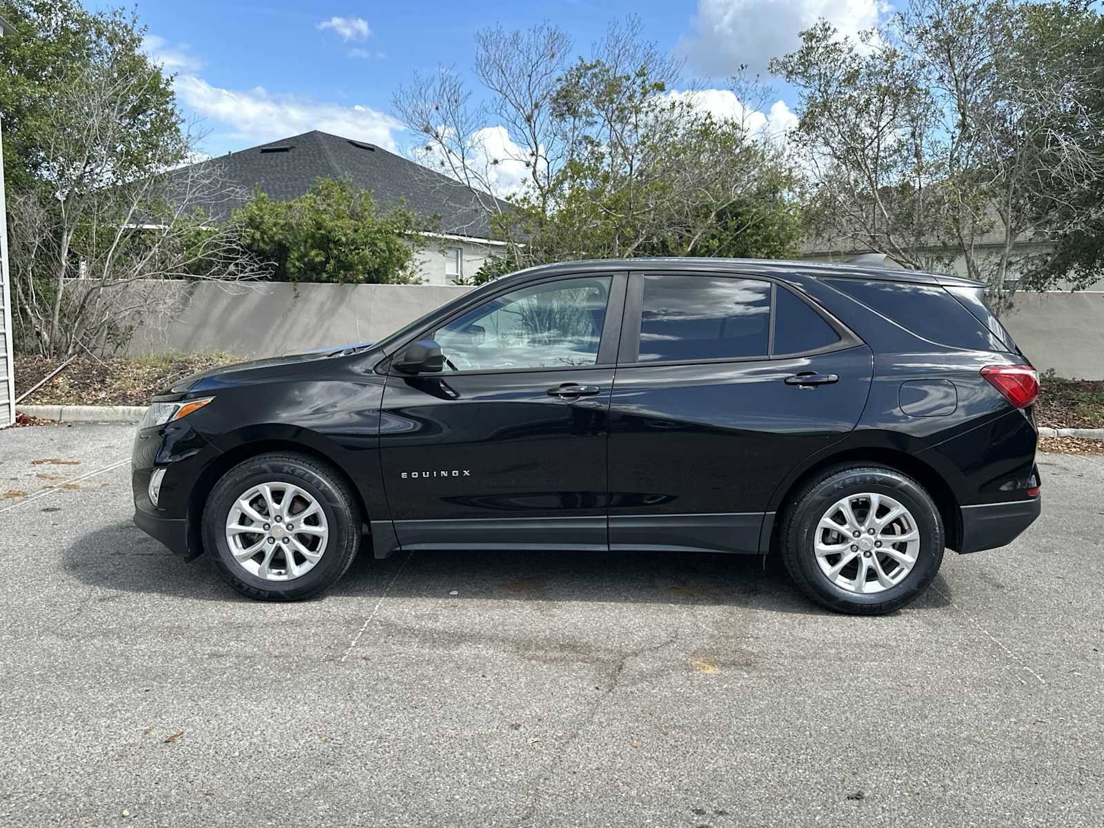 Certified 2020 Chevrolet Equinox LS w/ LS Convenience Package image 3