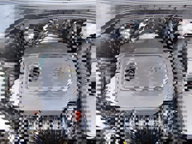 Used 2019 Kia Sorento LX image 11