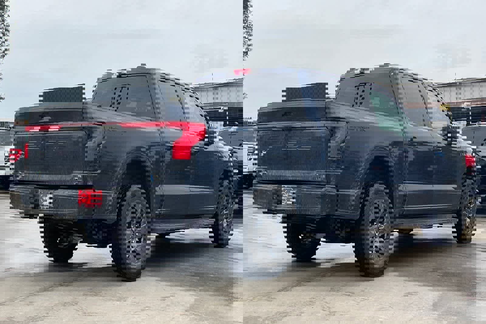 Used 2024 Ford F150 Lightning Lariat image 3