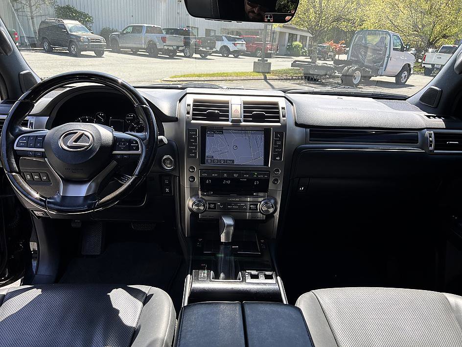 Used 2021 Lexus GX 460 Premium w/ Premium Package AWD/4WD image 13