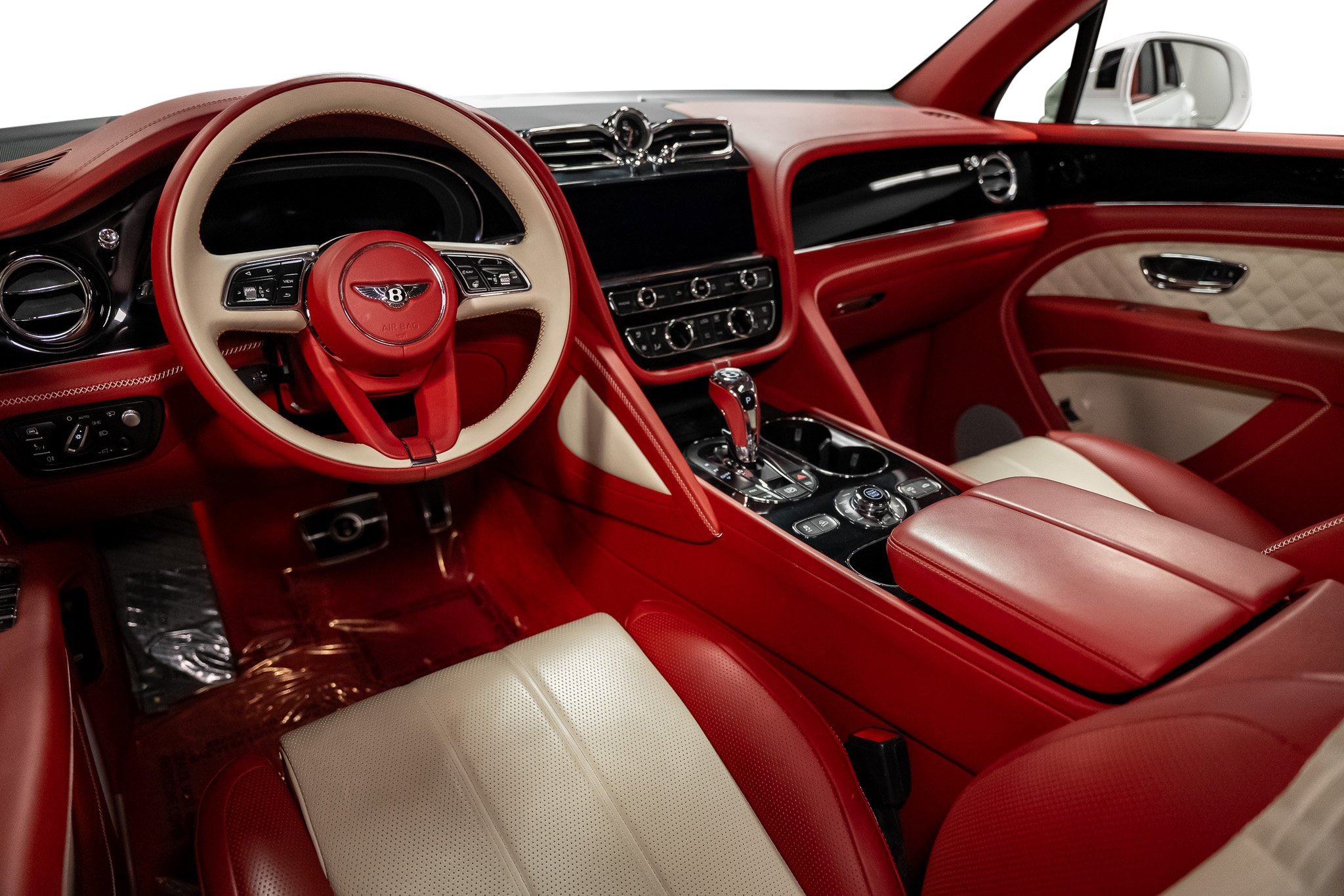 Used 2022 Bentley Bentayga image 31