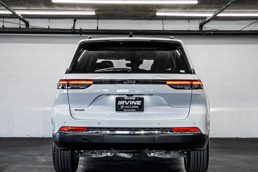 Used 2023 Jeep Grand Cherokee 4WD 4xe image 4