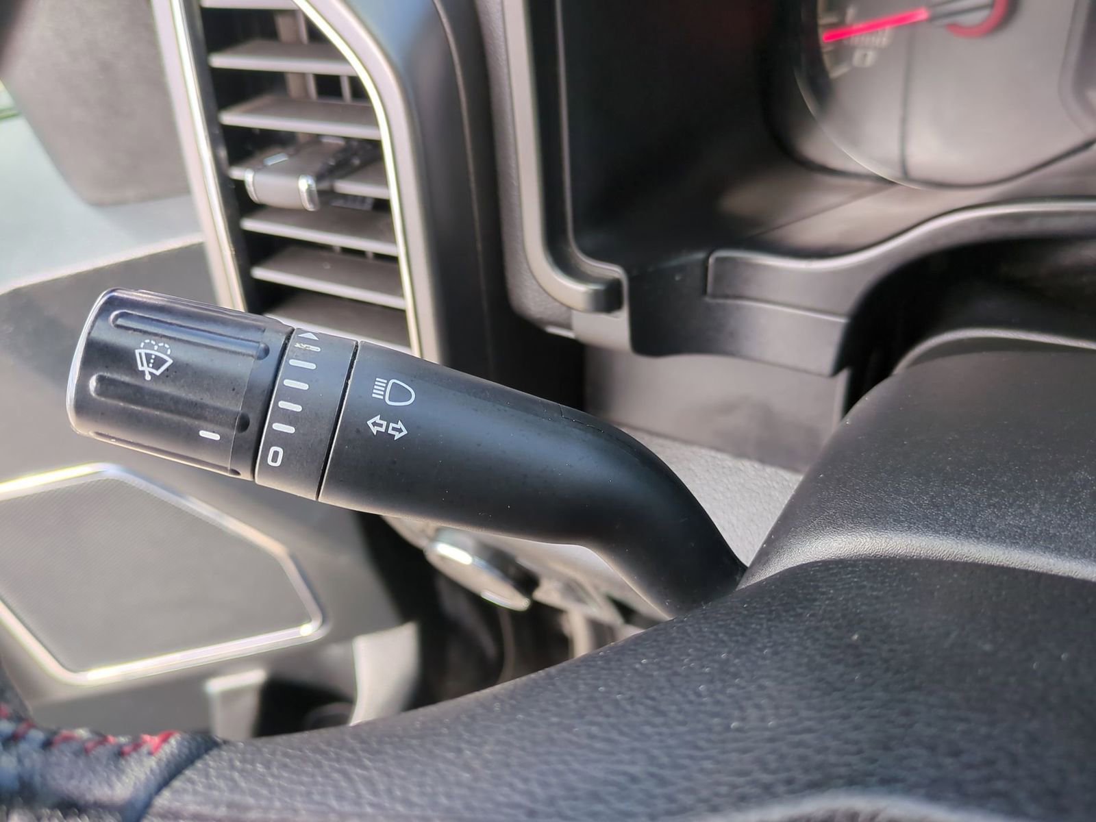 Used 2019 Ford F150 Lariat image 33