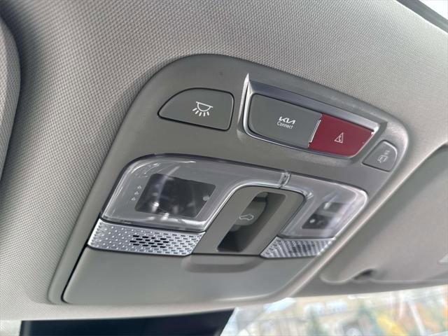 Used 2023 Kia Telluride EX w/ EX Captain's Chair Package image 32