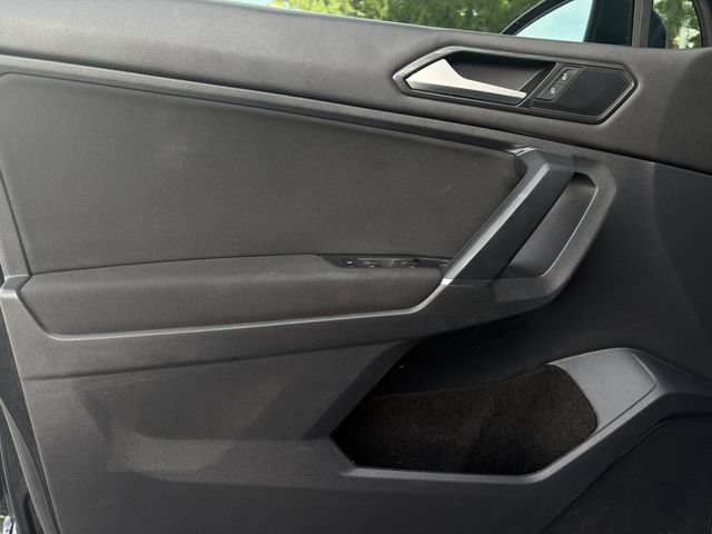 Used 2018 Volkswagen Tiguan S w/ 3rd Row Seat Package AWD/4WD image 13
