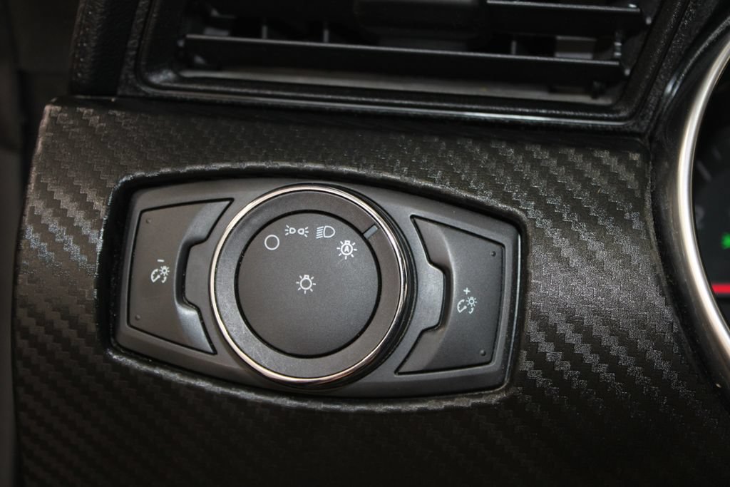 Used 2018 Ford Mustang Coupe RWD image 38