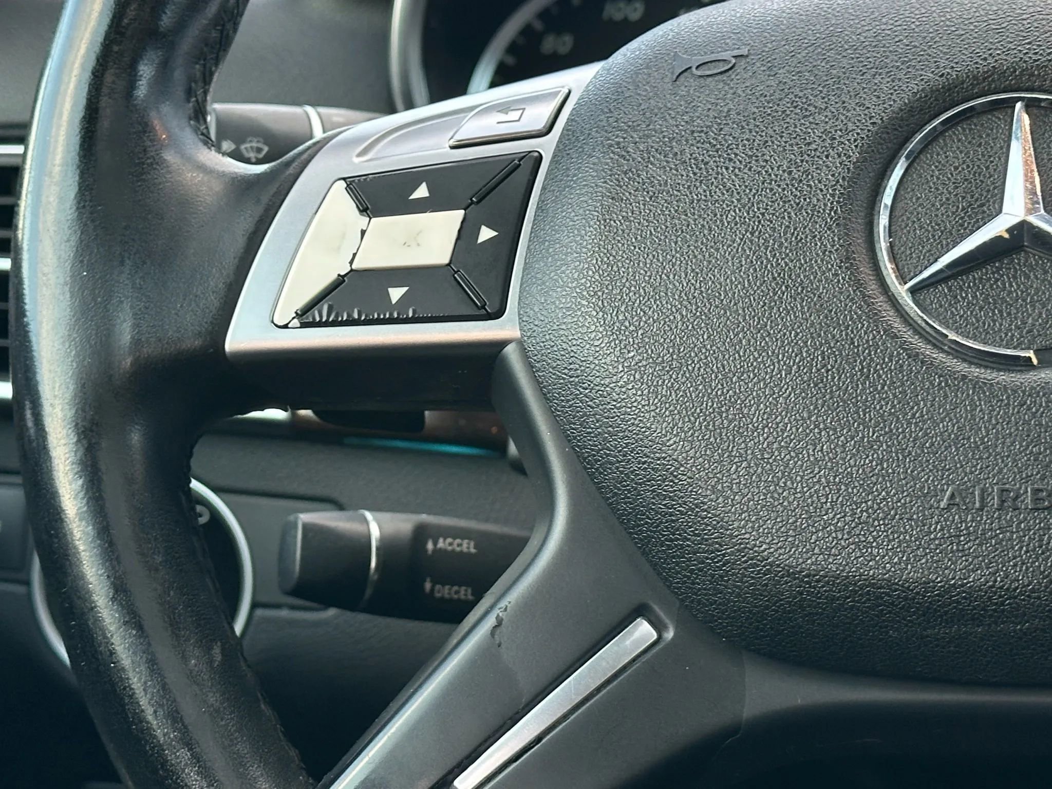 Used 2012 Mercedes-Benz ML 350 4MATIC image 29