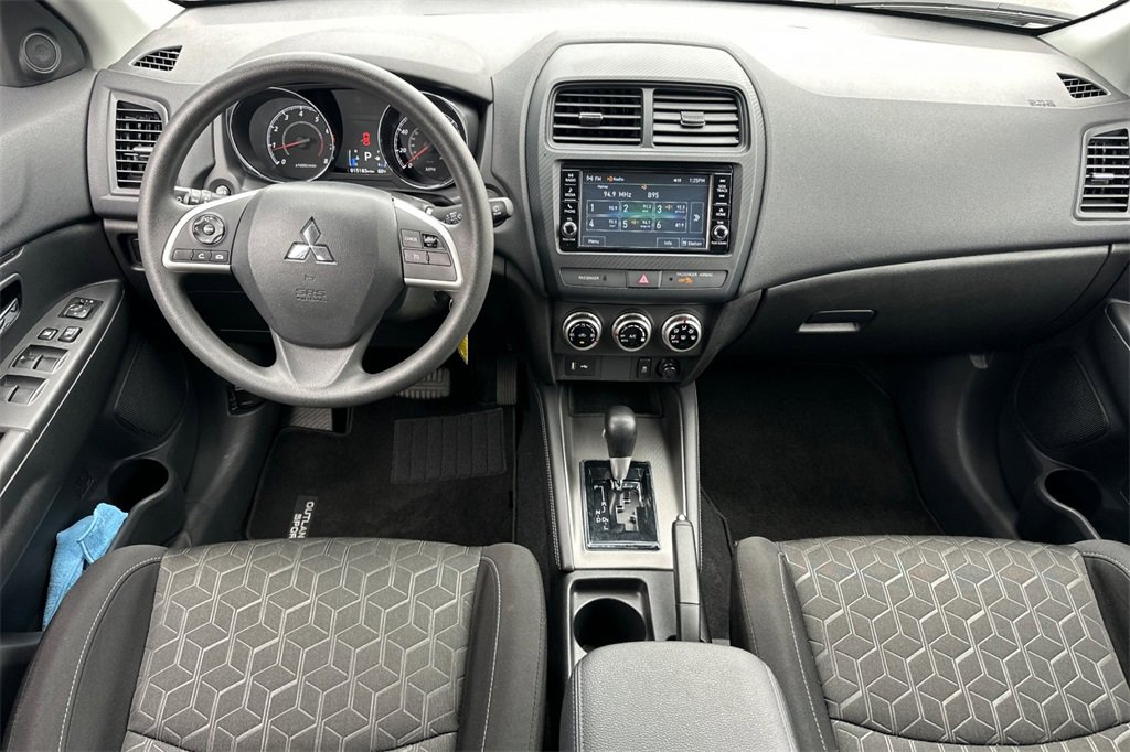 Used 2025 Mitsubishi Outlander Sport ES image 16