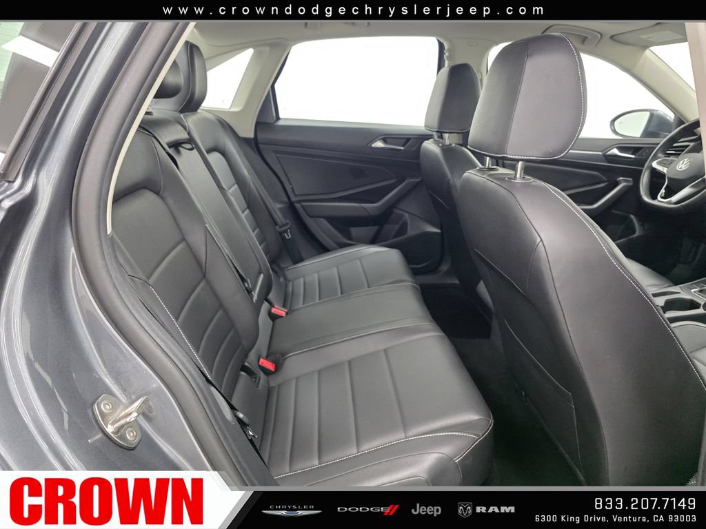 Used 2024 Volkswagen Jetta SE FWD image 14