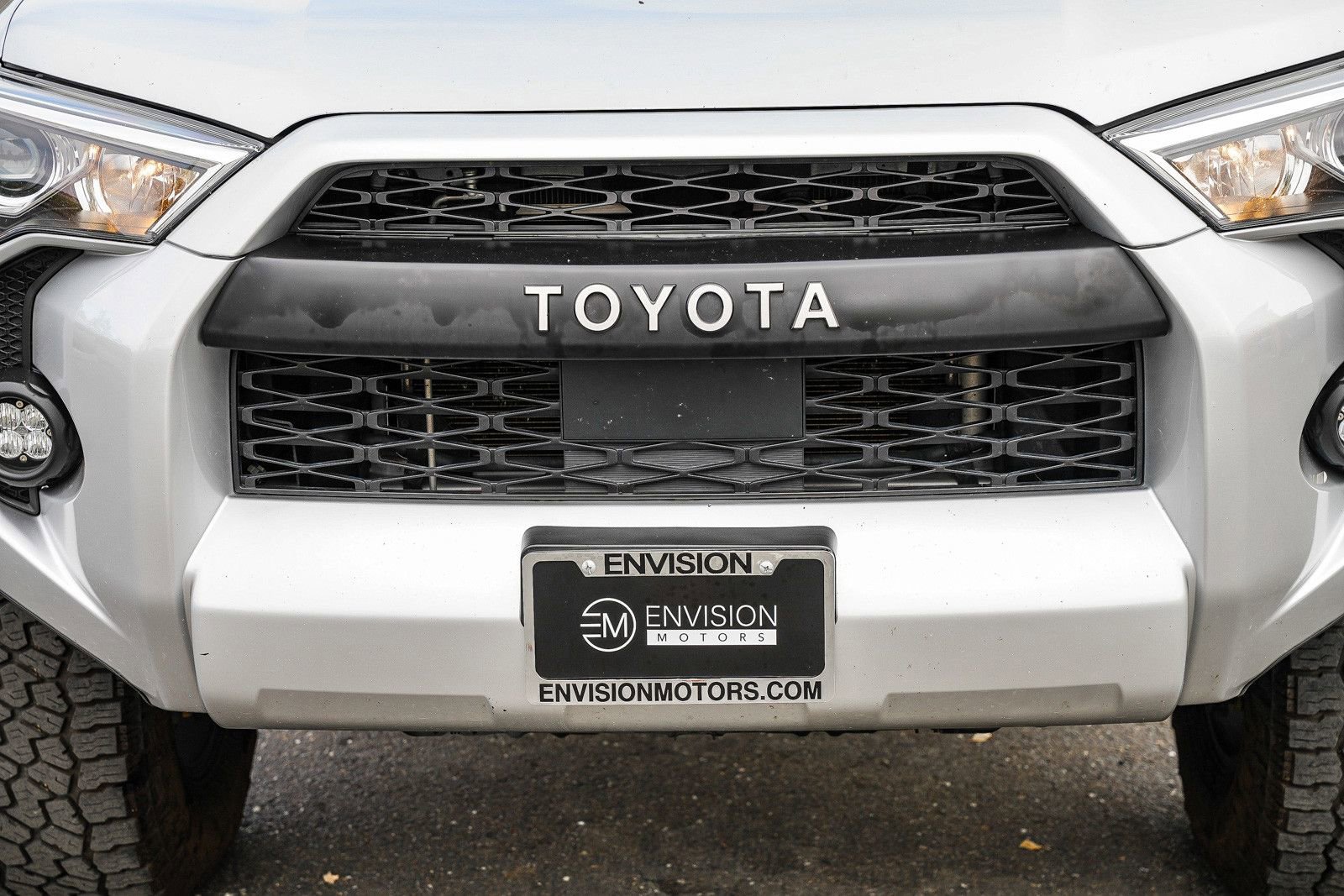Used 2022 Toyota 4Runner SR5 AWD/4WD image 7