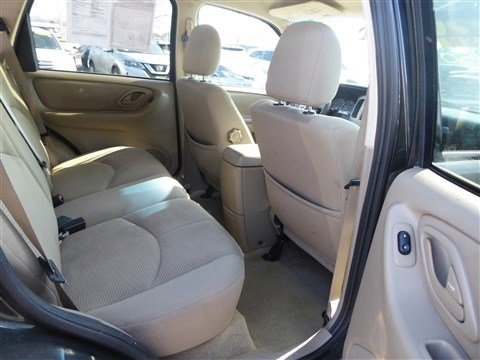 Used 2006 MAZDA Tribute s image 18