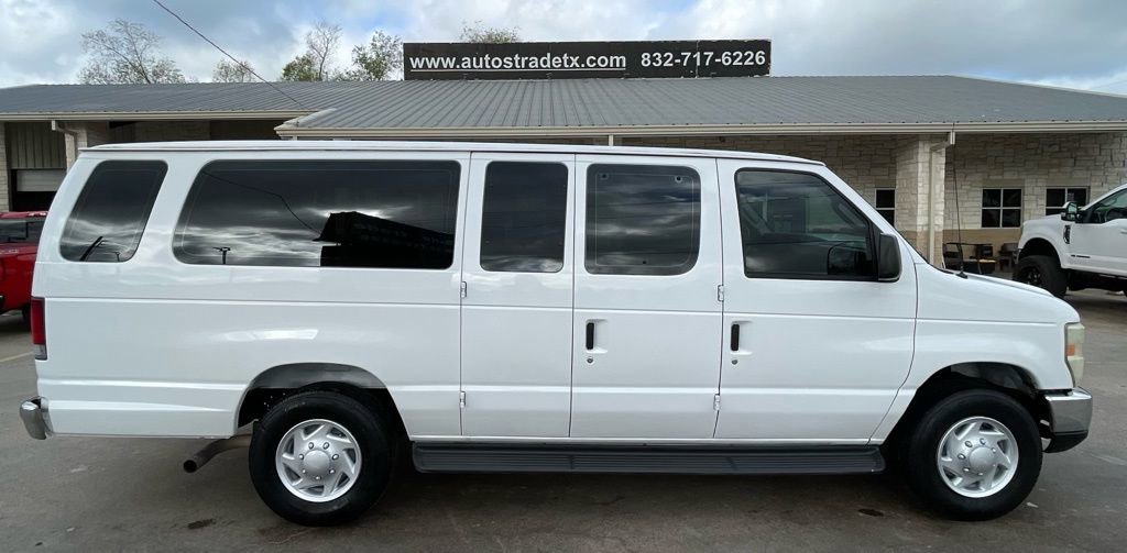 Used 2009 Ford E-350 and Econoline 350 XLT image 7