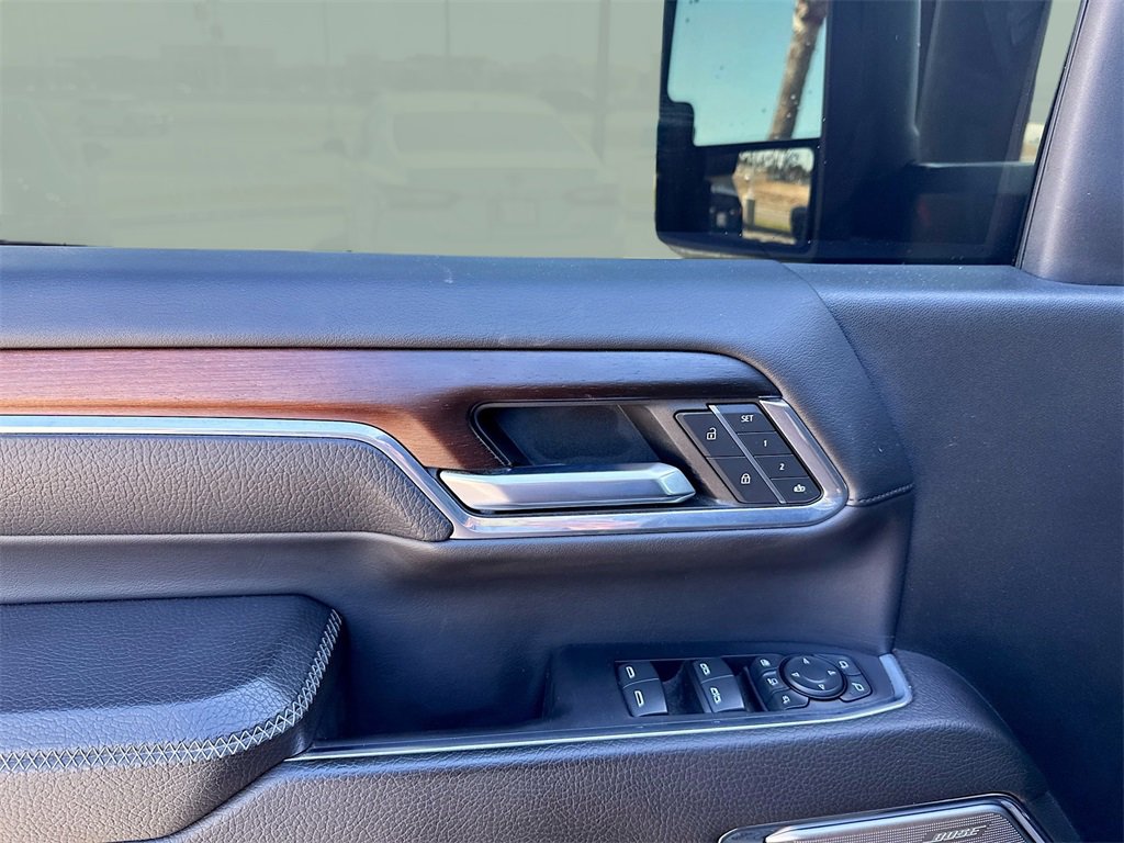 Used 2024 GMC Sierra 2500 Denali w/ Denali Reserve Package image 9