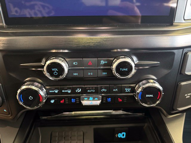 New 2026 Ford F250 Lariat w/ Black Appearance Package AWD/4WD image 21