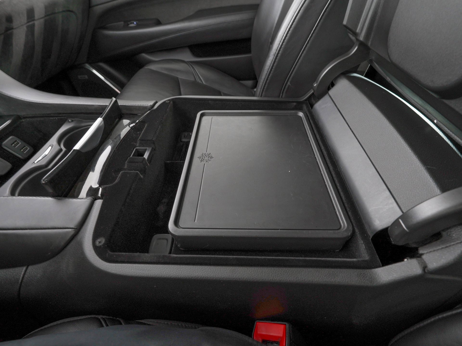 Used 2020 Cadillac Escalade ESV Platinum image 33