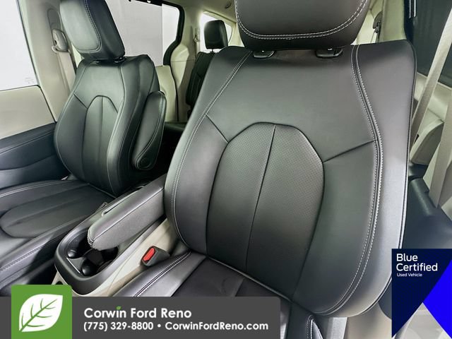 Used 2024 Chrysler Pacifica Touring-L AWD/4WD image 23