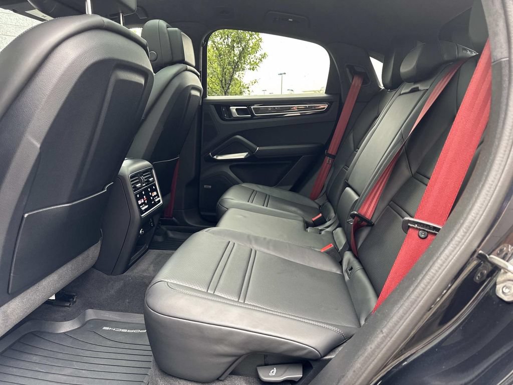 Used 2022 Porsche Cayenne Turbo S AWD/4WD image 13