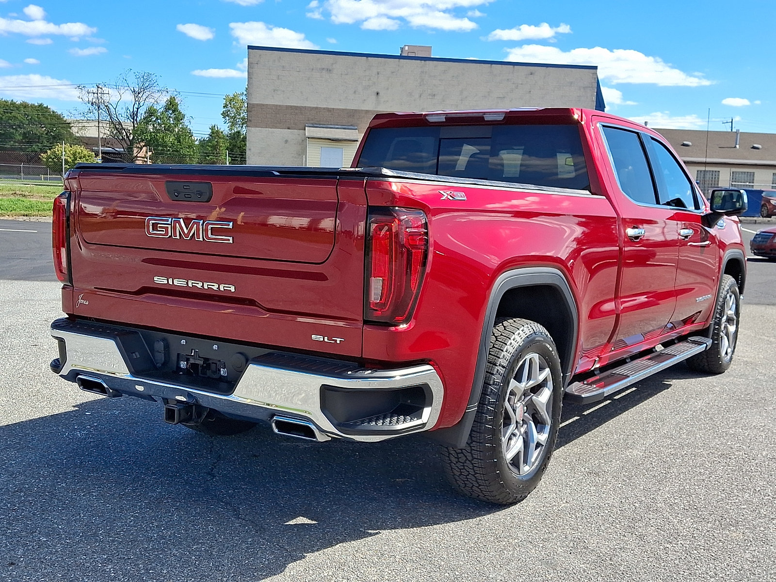 Used 2023 GMC Sierra 1500 SLT w/ SLT Premium Package AWD/4WD image 6