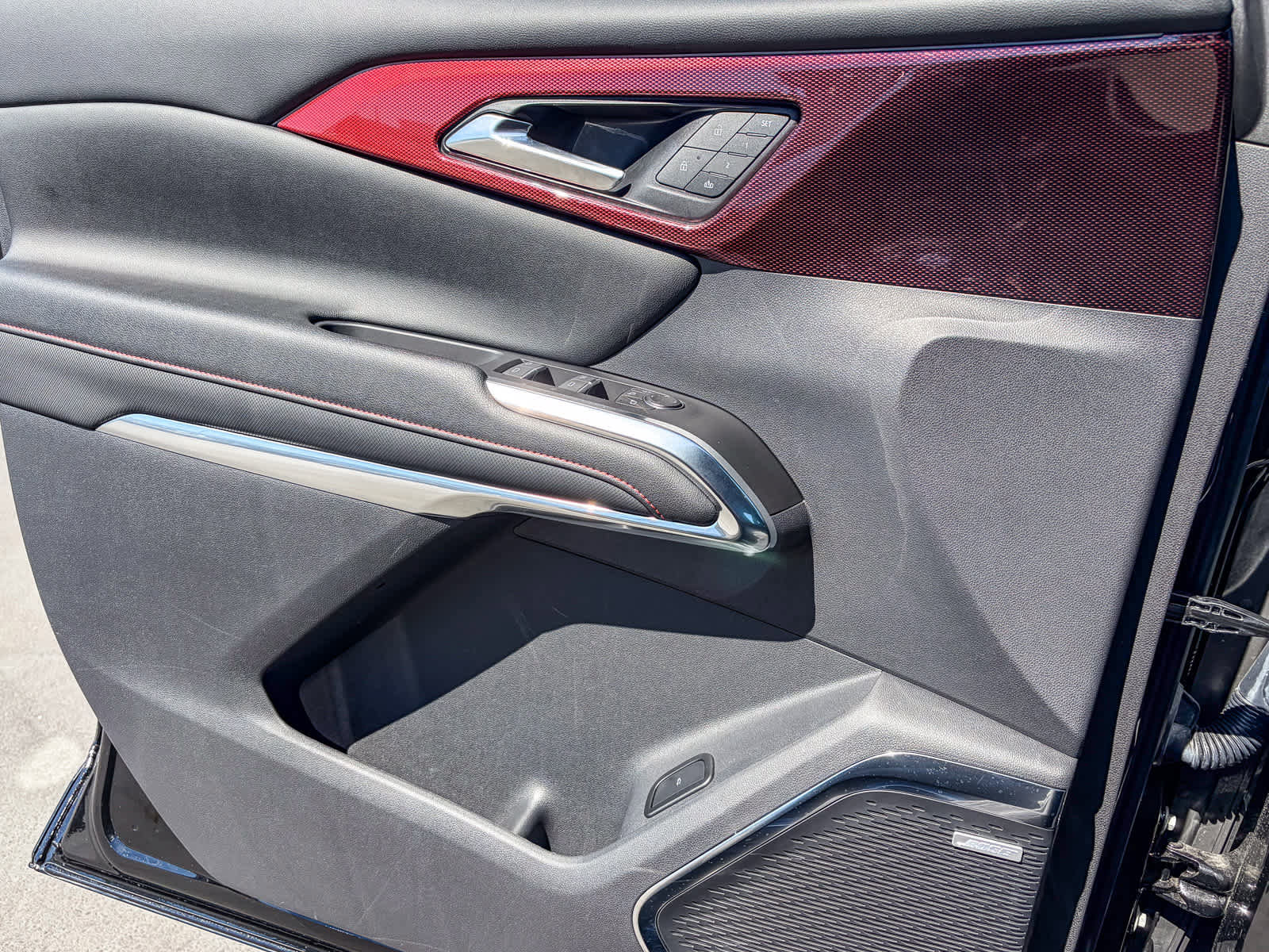 Used 2024 Chevrolet Traverse RS w/ LPO, Floor Liner Package image 20