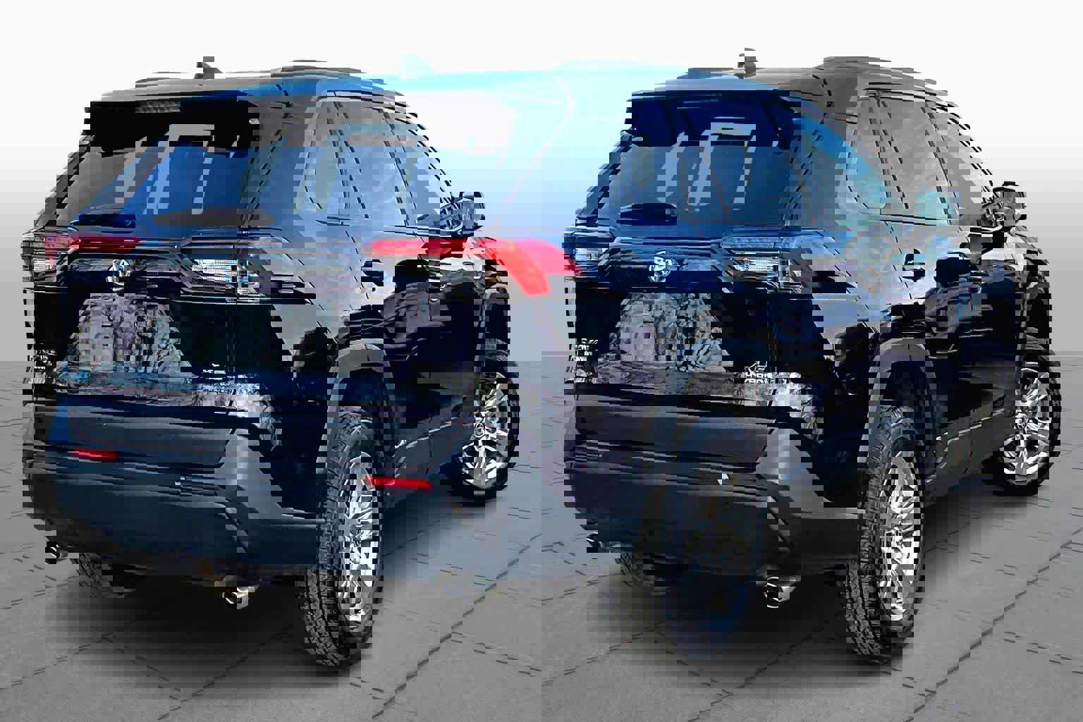 Used 2023 Toyota RAV4 XLE image 13