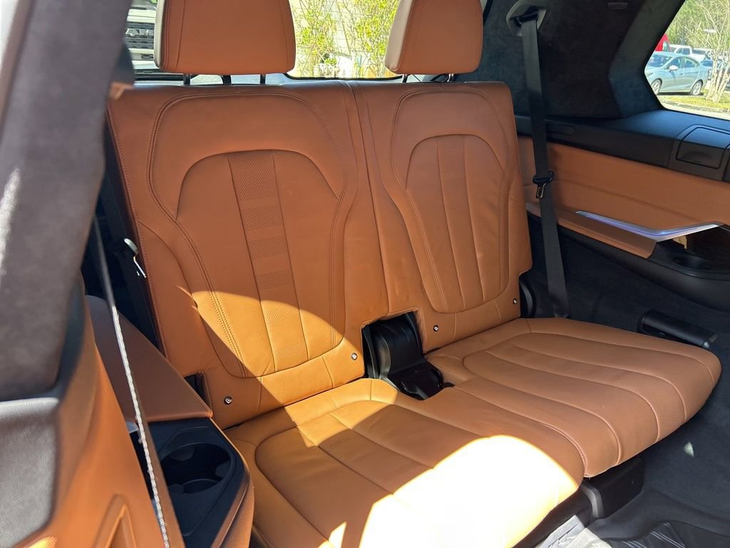 Used 2021 BMW X7 xDrive40i w/ M Sport Package image 26