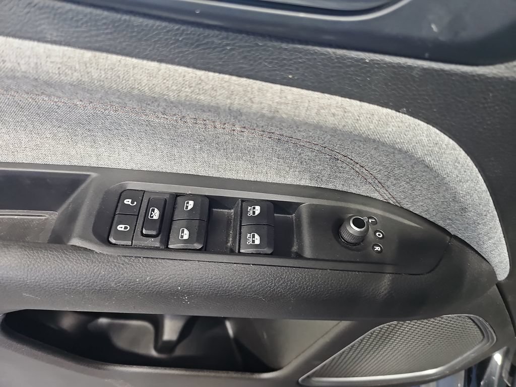 Used 2024 Jeep Compass Latitude AWD/4WD image 27