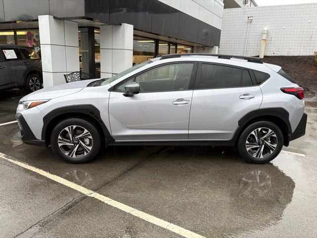 Used 2025 Subaru Crosstrek 2.0i Premium image 2