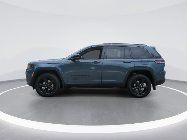 New 2026 Jeep Grand Cherokee Limited w/ Limited Altitude Package RWD image 5