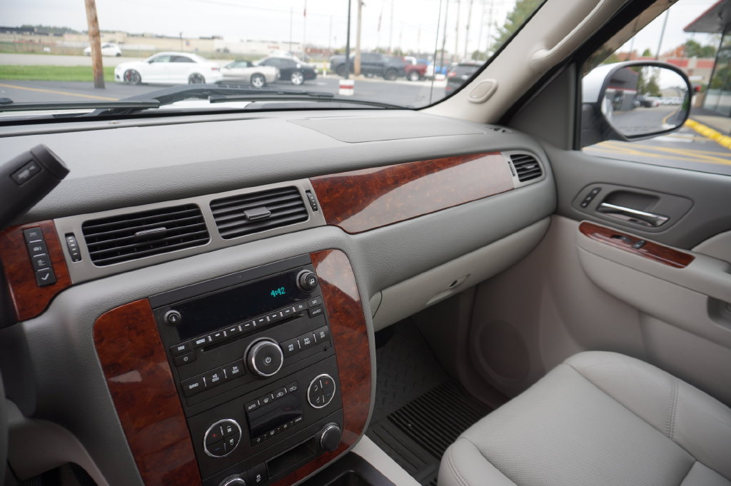 Used 2013 Chevrolet Silverado 1500 LTZ w/ Z71 Appearance Package AWD/4WD image 18