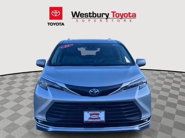 Certified 2024 Toyota Sienna XLE w/ XLE Plus Package AWD/4WD image 3